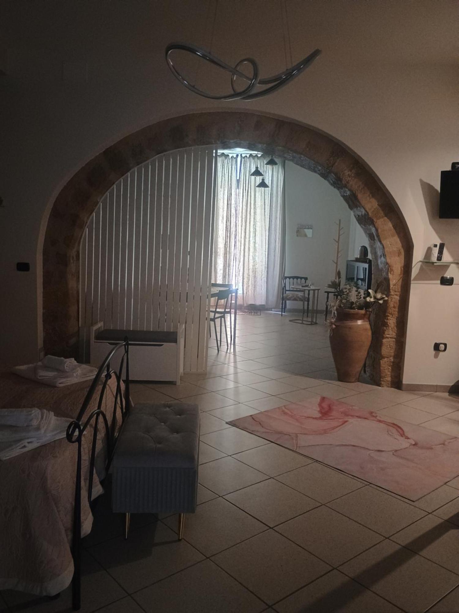 Al Vico Bartoli Suite Room Mazzarino Buitenkant foto